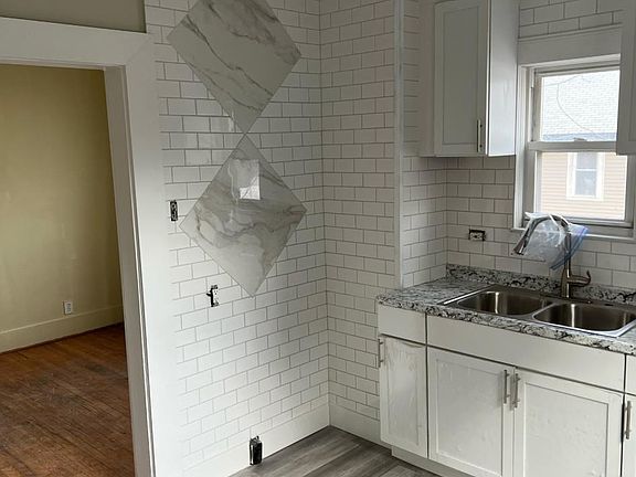 2nd image of 457 W Bennette St