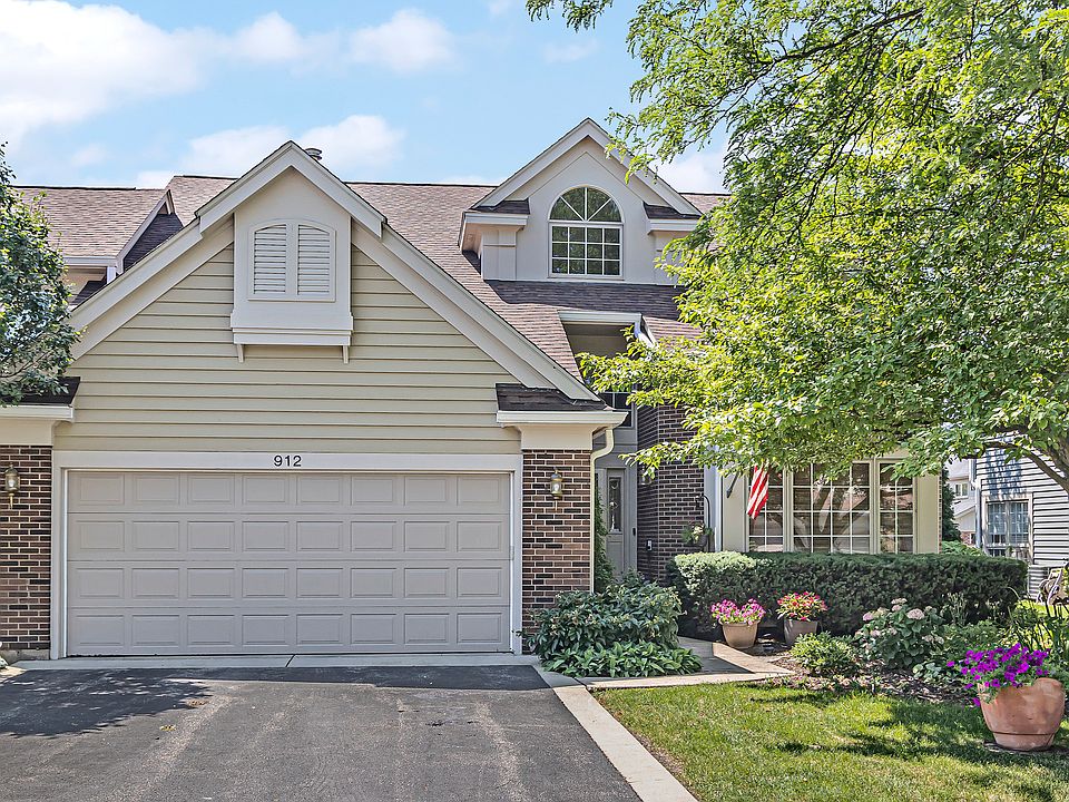 1st image of 912 Fountain View Dr