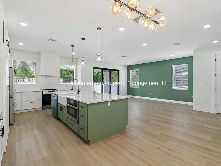 6401 S Richard Ave — Photo 11