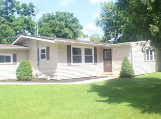 806 Crystal Dr, Machesney Park, IL 61115