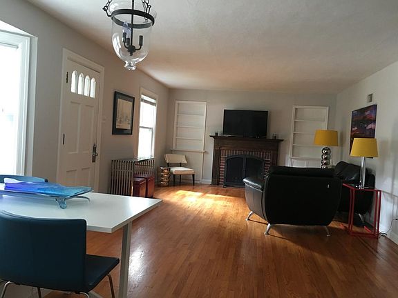 2nd image of 1105 Grandview Dr