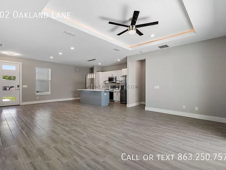 402 Oakland Ln — Photo 10