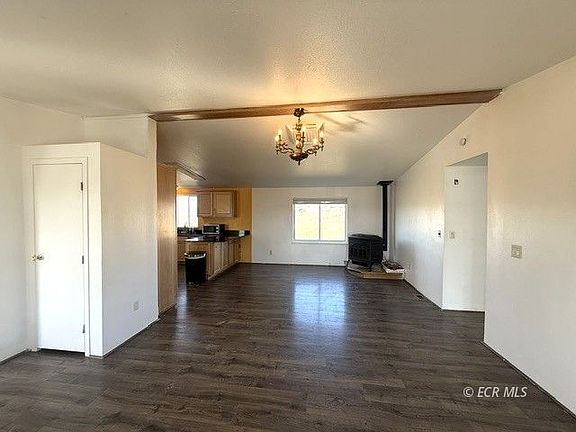 5th image of 439 Jasper Dr