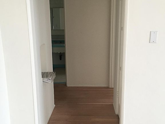 hallway from living room to bedrooms