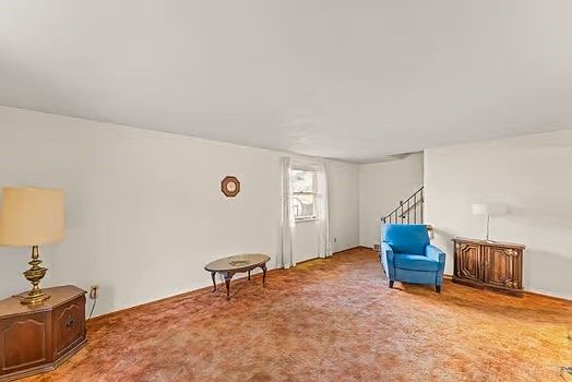 5th image of 1525 Theresa Ave