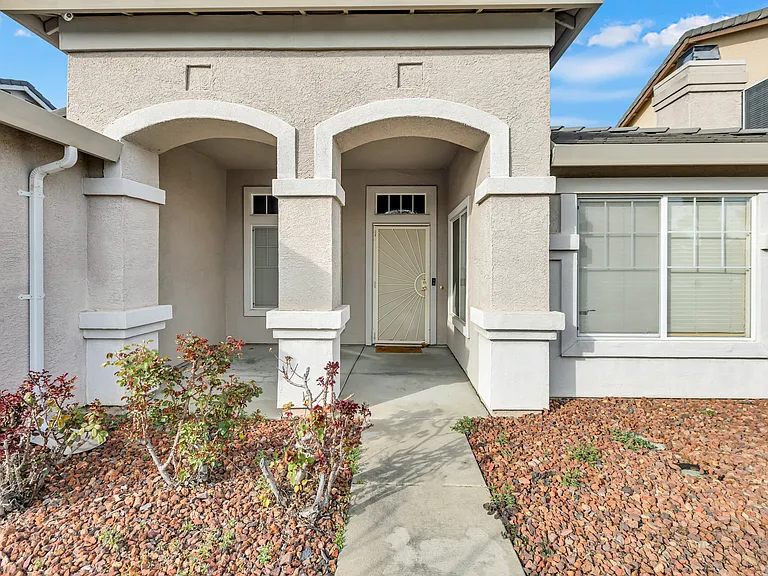 8795 Monterey Oaks Dr — Photo 5