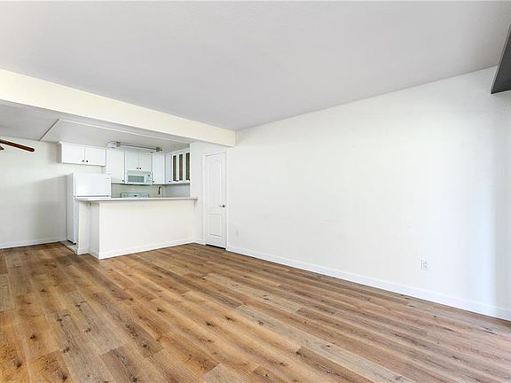 5th image of 6817 137th Pl NE
