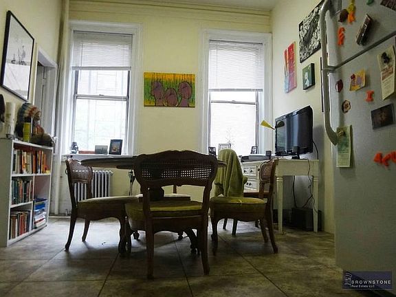 3rd image of 170 Degraw St