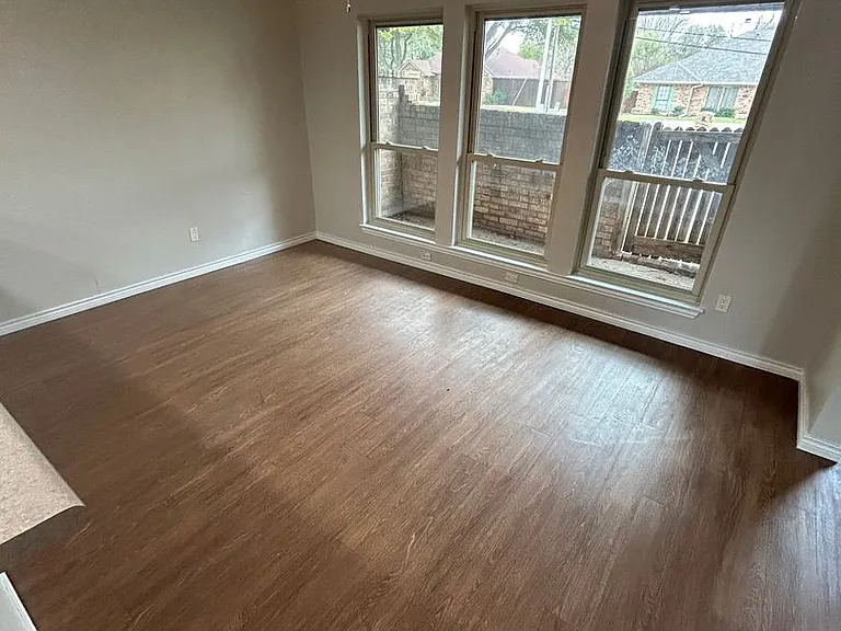 3425 Courtyard Cir — Photo 19