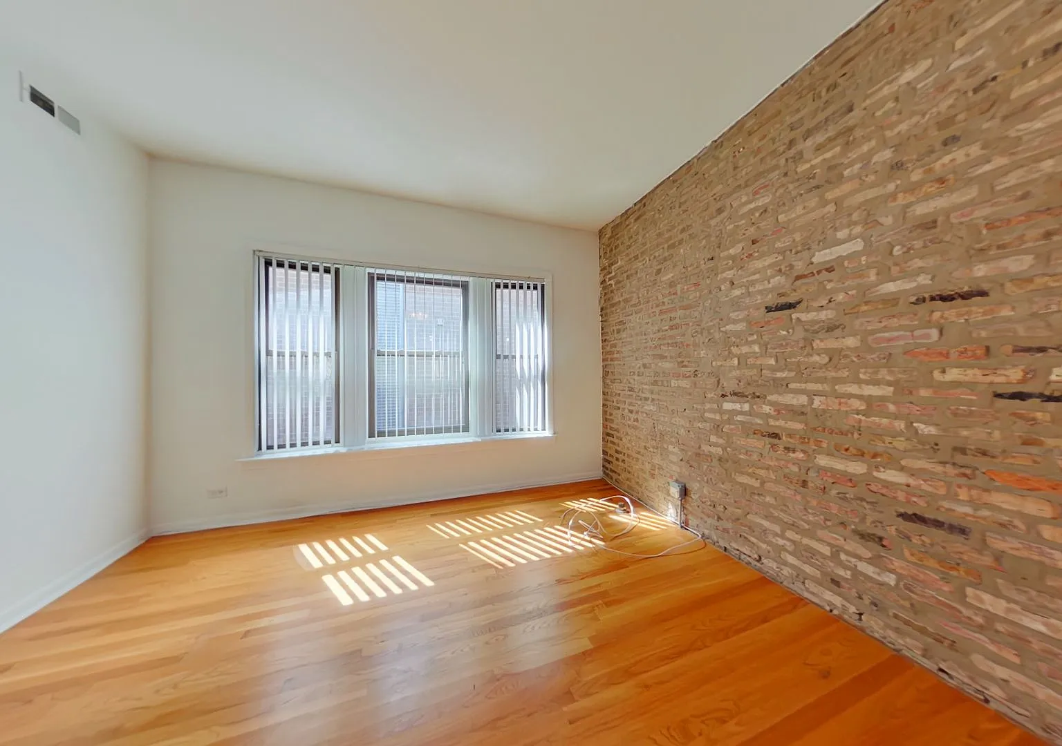 702-06 W. Barry — Photo 2