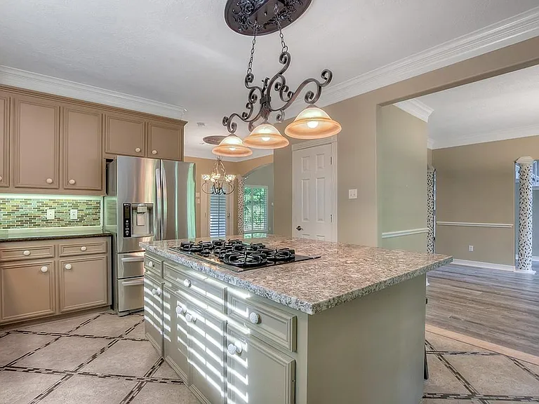 10819 Lake Windcrest — Photo 15