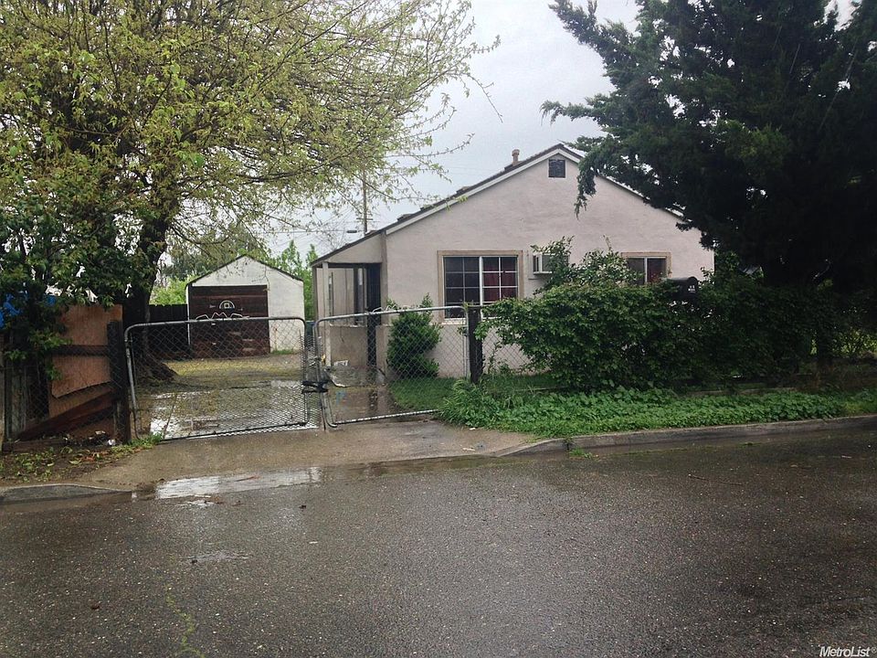 2nd image of 693 Angelus St