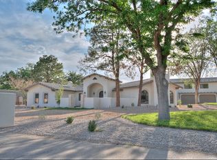 1939 Avenida Las Campanas NW, Los Ranchos De Albuquerque, NM 87107