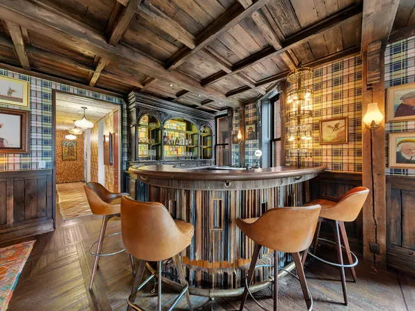 34 Gramercy Park East image 7 of 19