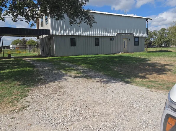 1077 Three Skillet Rd, Springtown, TX 76082