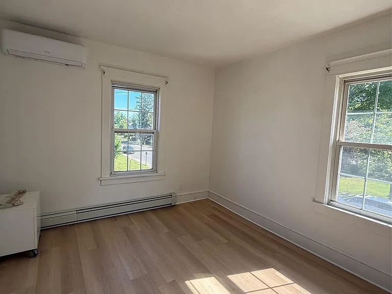 9 Forest Row — Photo 4
