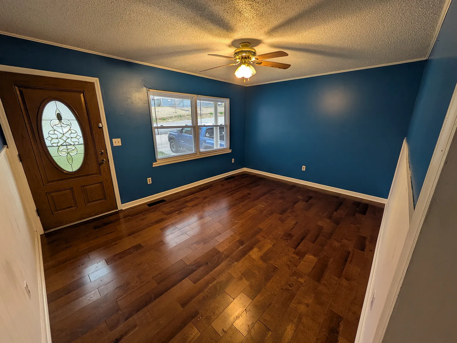 3 bed, 1.5 bath, 1008 sqft, $1,450 — Photo 4