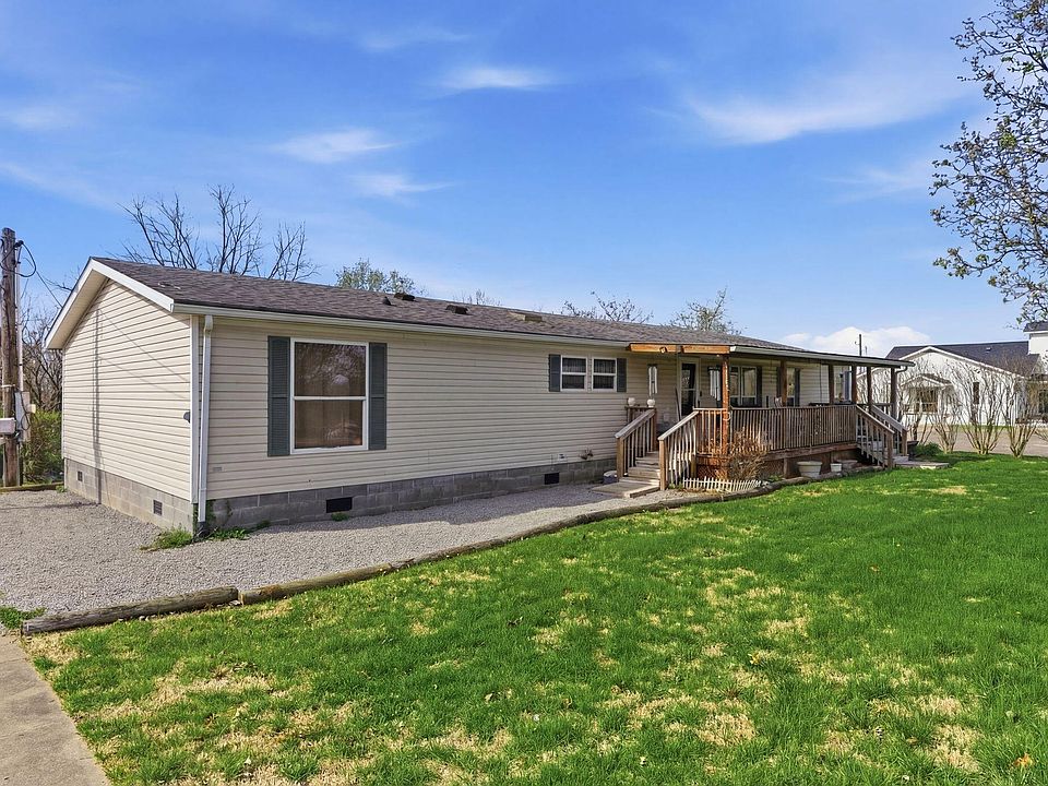 1st image of 1085 Woodlake Rd