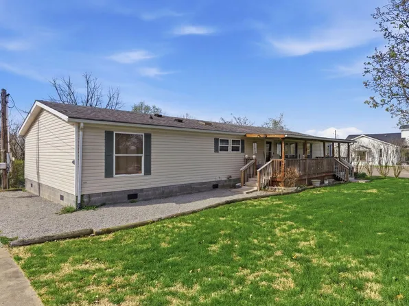 1085 Woodlake Rd, Stamping Ground, KY 40379