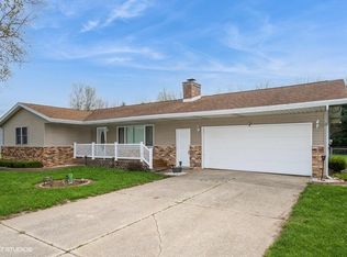 3915 S Wayne Dr, La Porte, IN 46350