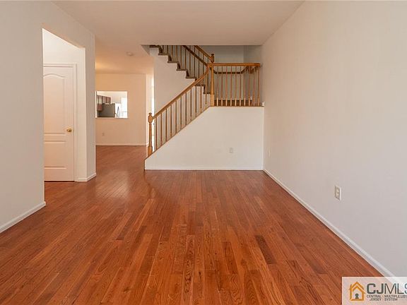 5th image of 1014 Margaret Ct