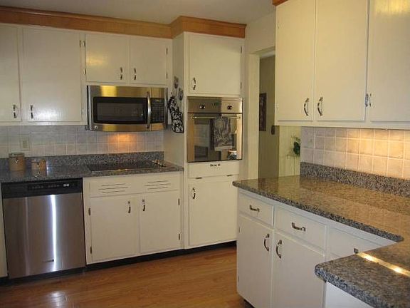 New Granite/SS Kitchen