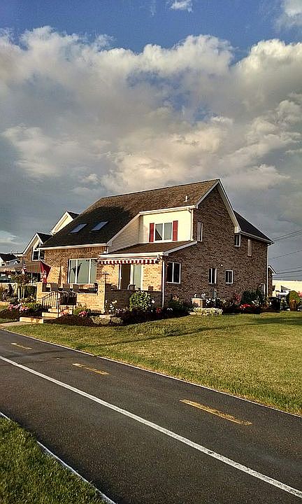 1st image of 306 Niagara Shore Dr