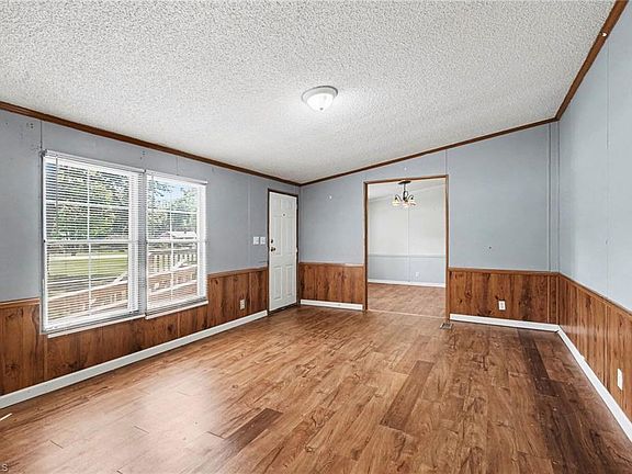 4th image of 530 Gladstone Rd