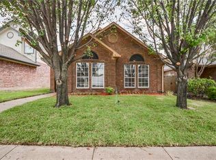 2406 Weatherby Dr, Mesquite, TX 75181