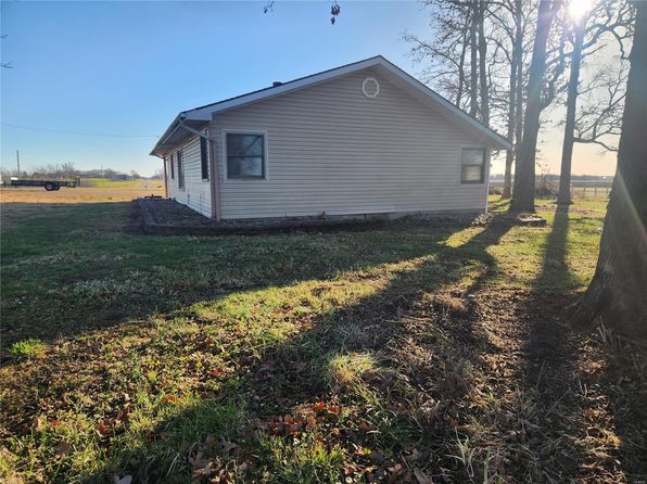 7442 State Route 158, Columbia, IL 62236