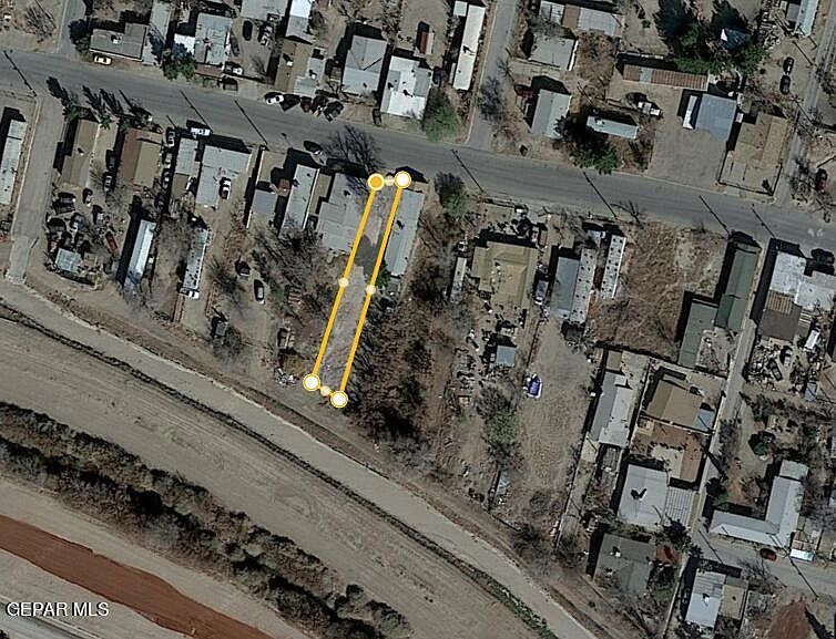 1st image of 322 E River St