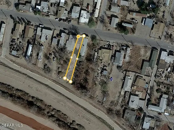 322 E River St, Fabens, TX 79838