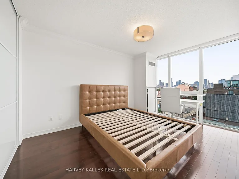 308 Palmerston Ave #Penthouse 14 — Photo 21