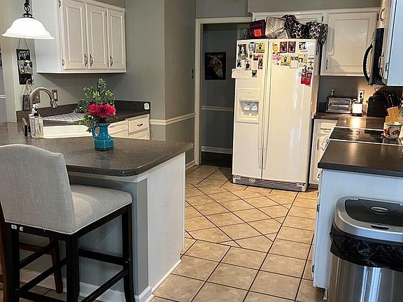 4th image of 504 Fair Oaks Cir