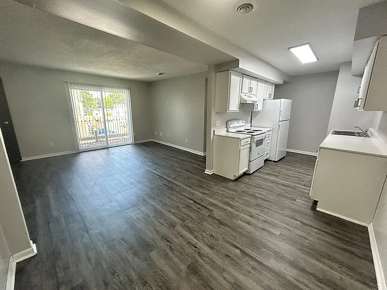 Secor Flats — Photo 65