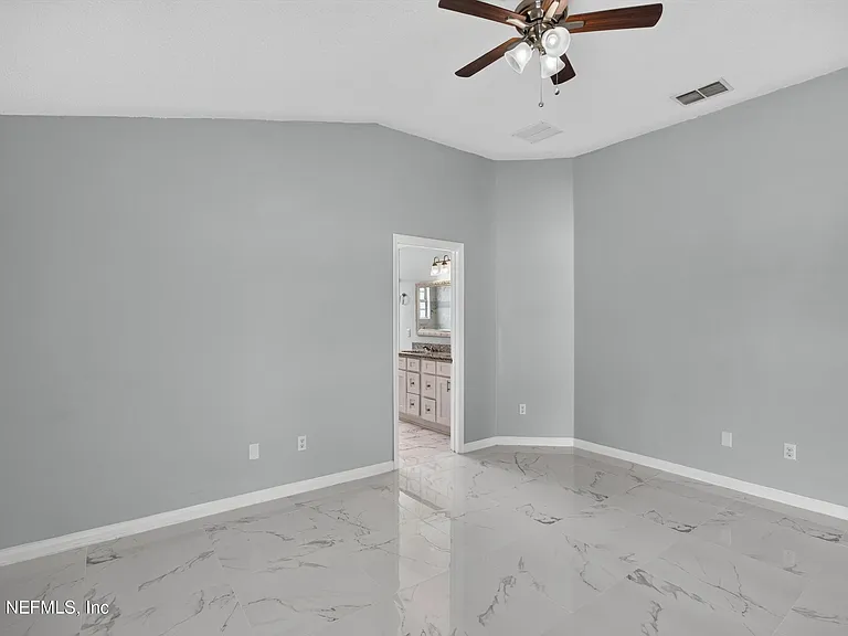 490 Hillside Dr — Photo 22