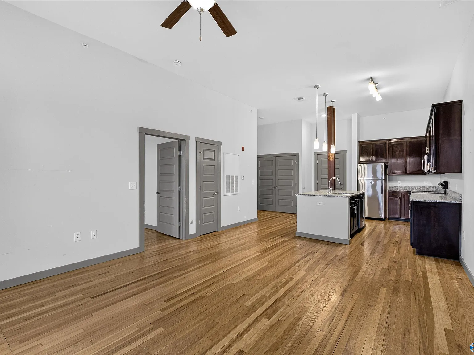 1 bed, 1.0 bath, 880 sqft, $1,400 — Photo 3