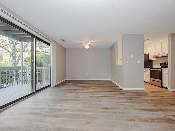 3rd image of 40 Dogwood Dr #105
