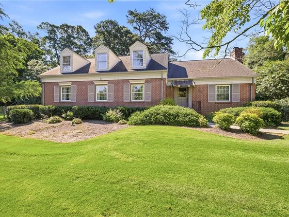 1154 Glenwood Dr, Gainesville, GA 30501