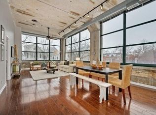 1800 W Roscoe St APT 203, Chicago, IL 60657