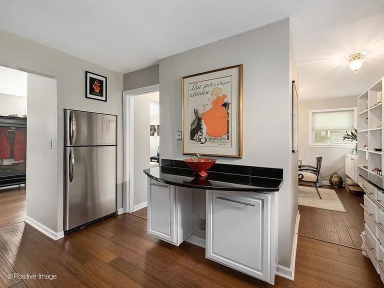 1222 W Lill Ave — Photo 3
