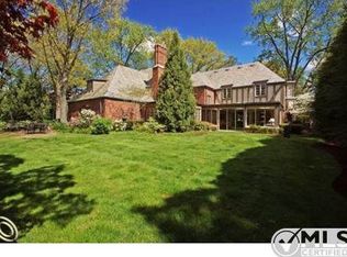 219 Cloverly Rd, Grosse Pointe Farms, MI 48236