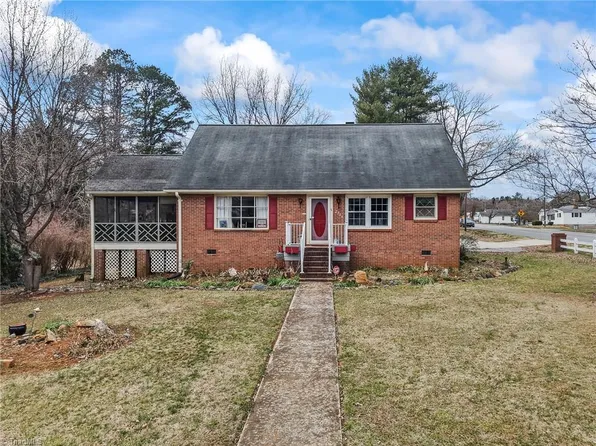 2500 Amesbury Rd, Winston Salem, NC 27103