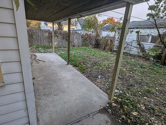 2nd image of 18974 Westmoreland Rd