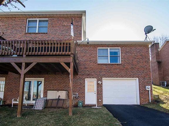 5th image of 2221 Crystal Ln