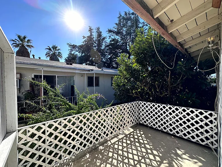 5748 Hazeltine Ave. — Photo 12