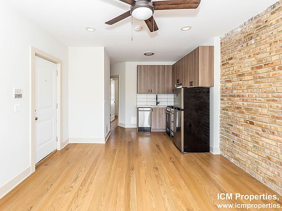 3rd image of 1942 W Wilson Ave #3E