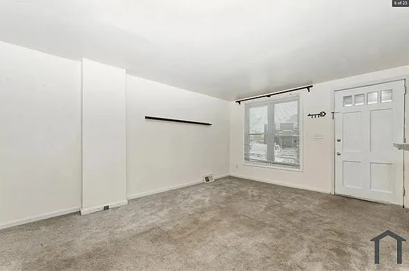 7900 Saint Claire Ln — Photo 5