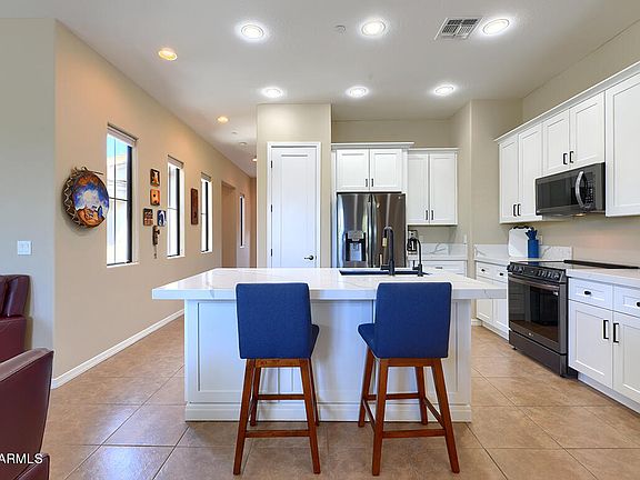5th image of 10055 N 142nd Street #2140