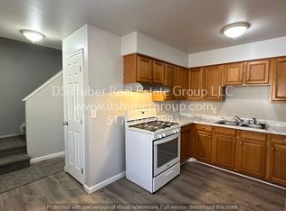 909 Vincent Ct, Lansing, MI 48910